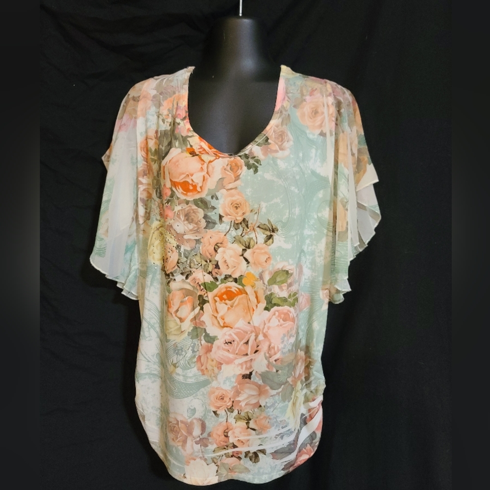 Lavish women's Medium Top